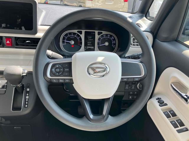 ムーヴキャンバス ストライプスＧ　バックカメラ　両側電動スライドドア　クリアランスソナー　レーンアシスト　衝突被害軽減システム　オートライト　ＬＥＤヘッドランプ　スマートキー　アイドリングストップ　電動格納ミラー　シートヒーター（3枚目）