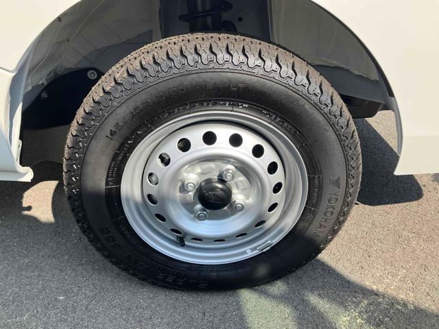 ハイゼットトラック ジャンボエクストラ　軽トラック　ＣＶＴ　衝突被害軽減システム　スマートキー　アイドリングストップ　電動格納ミラー　オートライト　ＥＳＣ　エアコン　パワーステアリング　パワーウィンドウ　運転席エアバッグ　助手席エアバッグ（17枚目）