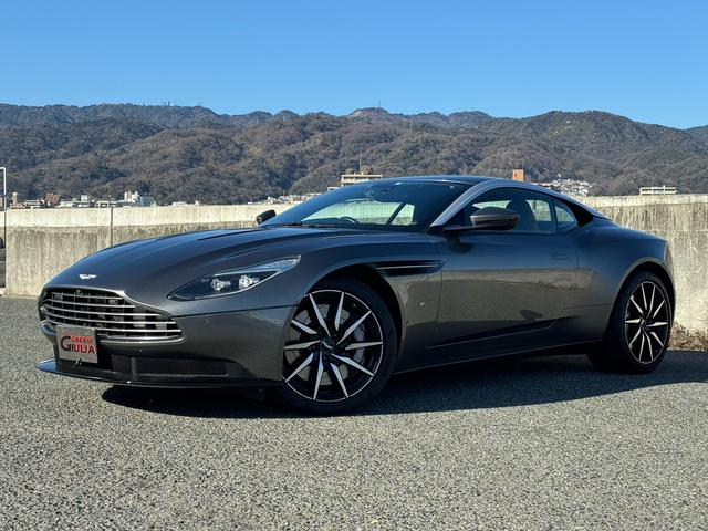 ＤＢ１１ ローンチエディション　Ｖ１２　世界限定１０００台　黒＆オレンジデュオトーンインテリア　ネクサスキルティング　ベンチレーションシート　アルカンターラルーフ　　Ｂ＆Ｏ　２０インチ　シルバーキャリパー　スポーツエグゾースト（3枚目）