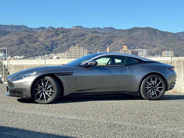 アストンマーティン ＤＢ１１