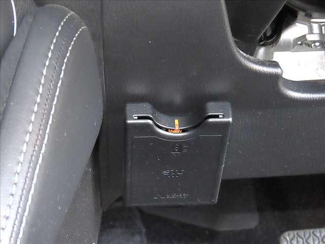 デミオ １．３　１３Ｓ　ツーリング　当社下取り／ワンオーナー／禁煙車／ナビ／ＥＴＣ／（4枚目）