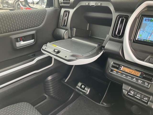 フレアクロスオーバー ６６０　ハイブリッド　ＸＳ　４ＷＤ　ワンオーナー　運転席・助手席シートヒーター　ＥＴＣ車載器　コーナーセンサー　オートライト　メモリーナビゲーション　車線逸脱警報システム（14枚目）