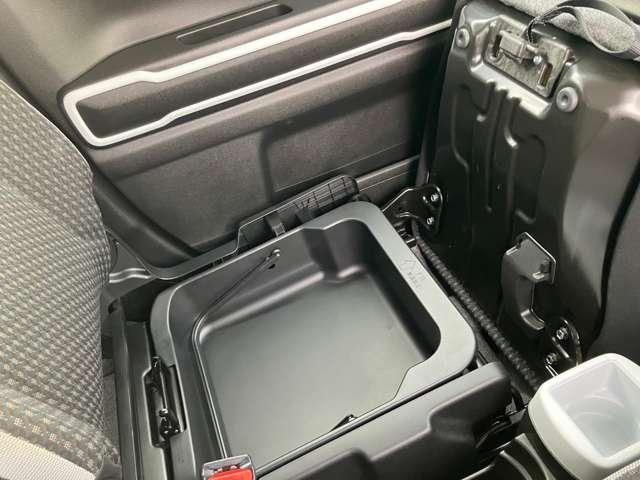 フレアクロスオーバー ６６０　ハイブリッド　ＸＳ　４ＷＤ　ワンオーナー　運転席・助手席シートヒーター　ＥＴＣ車載器　コーナーセンサー　オートライト　メモリーナビゲーション　車線逸脱警報システム（16枚目）