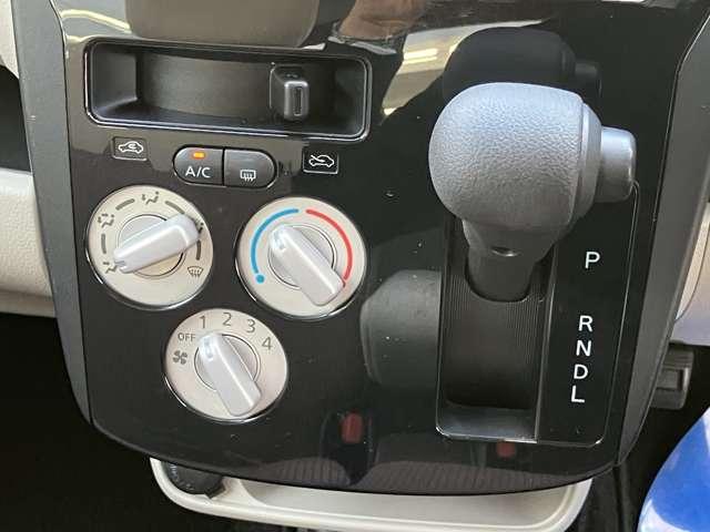 eKワゴン 660 E DVD CD USB アップルカープレイ対応オーディオ 運転席シートヒーター 運転席・助手席エアバック マニュアルエアコン(4枚目)