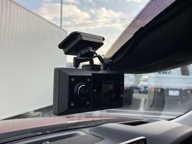 ドライブレコーダー付きの１台。今、流行りのアイテムですので、最初から取り付けられていると嬉しいですね！
