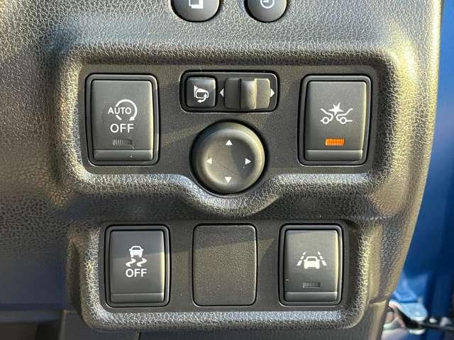 ノート １．２　Ｘ　ＤＩＧ－Ｓ　ＣＤデッキＡＵＸ入力　ＥＴＣ車載器　衝突被害軽減システム　車線逸脱警報装置　オートエアコン　スマートキーレス（6枚目）