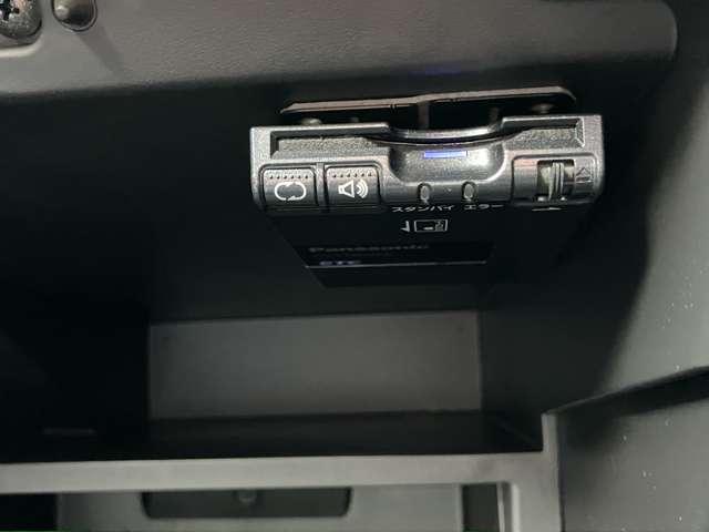 ノート １．２　Ｘ　ＤＩＧ－Ｓ　ＣＤデッキＡＵＸ入力　ＥＴＣ車載器　衝突被害軽減システム　車線逸脱警報装置　オートエアコン　スマートキーレス（10枚目）