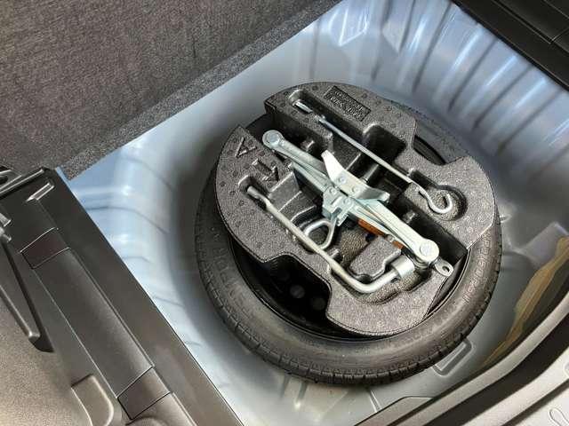 ノート １．２　Ｘ　ＤＩＧ－Ｓ　ＣＤデッキＡＵＸ入力　ＥＴＣ車載器　衝突被害軽減システム　車線逸脱警報装置　オートエアコン　スマートキーレス（17枚目）