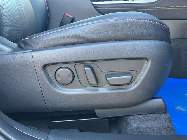 運転席側の電動シートがあり前後上下だけでなく背中側のランバーサポートも調節が出来ます。