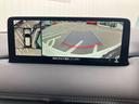 360°ビューモニターでは、両サイドとフロント、バックカメラの合成で、あたかも上空から見下ろした様に周囲を確認して頂けます。駐車場だけでなく、T字路等でも活躍のアイテムです!