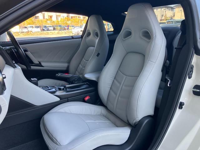 ＧＴ－Ｒ プレミアムエディション　ＭＹ２０　室内展示　ＯＰ内装白　ＮＩＳＭＯスポリセ　タイヤ新品交換　ワンオーナー　純正チタンマフラ　ドラレコ　ＥＴＣ　純正ナビフルセグＴＶ　プライバシーガラス　純正２０インチＡＷ　ＬＥＤヘッドライト（10枚目）