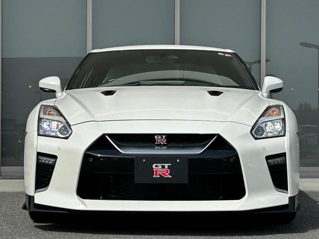 ＧＴ－Ｒ プレミアムエディション　ＭＹ２０　室内展示　ＯＰ内装白　ＮＩＳＭＯスポリセ　タイヤ新品交換　ワンオーナー　純正チタンマフラ　ドラレコ　ＥＴＣ　純正ナビフルセグＴＶ　プライバシーガラス　純正２０インチＡＷ　ＬＥＤヘッドライト（26枚目）