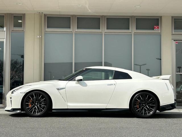 ＧＴ－Ｒ プレミアムエディション　ＭＹ２０　室内展示　ＯＰ内装白　ＮＩＳＭＯスポリセ　タイヤ新品交換　ワンオーナー　純正チタンマフラ　ドラレコ　ＥＴＣ　純正ナビフルセグＴＶ　プライバシーガラス　純正２０インチＡＷ　ＬＥＤヘッドライト（31枚目）
