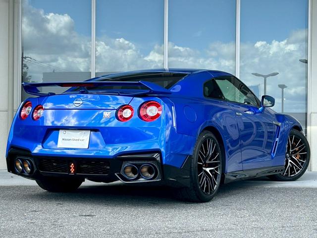 ＧＴ－Ｒ プレミアムエディション　ＭＹ２５　室内展示　内装ブルーヘブン　ＳＲＳサイドカーテンエアバック　プライバシーガラス　ＢＯＳＥサウンド　ドラレコ前後　ＧＰＳレーダ　純正ナビ　アップルカープレイ　２０インチＡＷ　チタン合金マフラー（2枚目）