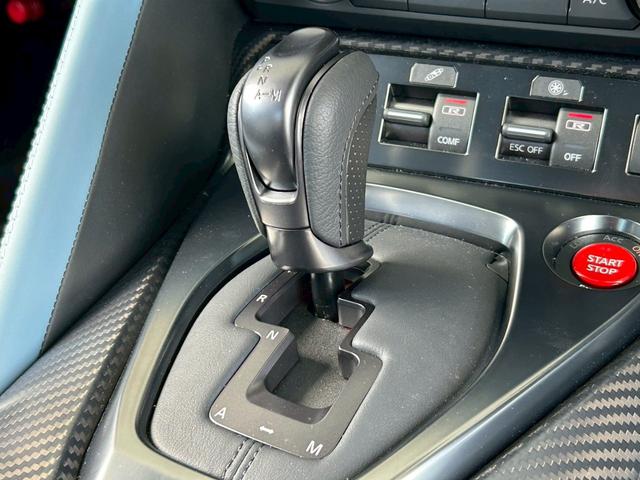 ＧＴ－Ｒ プレミアムエディション　ＭＹ２５　室内展示　内装ブルーヘブン　ＳＲＳサイドカーテンエアバック　プライバシーガラス　ＢＯＳＥサウンド　ドラレコ前後　ＧＰＳレーダ　純正ナビ　アップルカープレイ　２０インチＡＷ　チタン合金マフラー（12枚目）