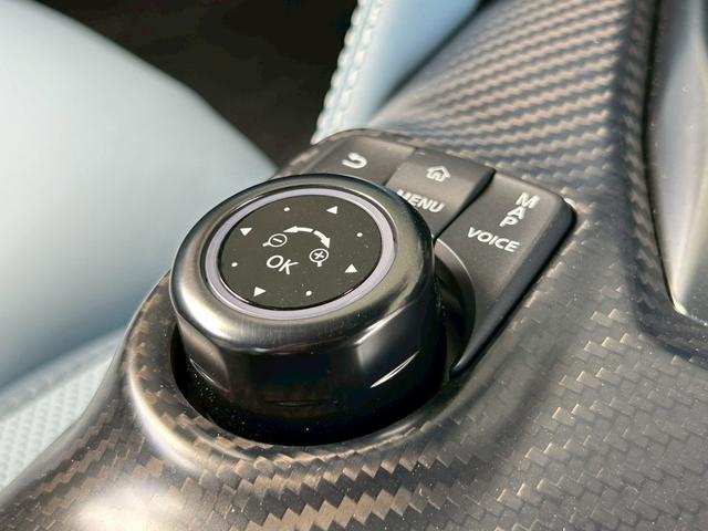 ＧＴ－Ｒ プレミアムエディション　ＭＹ２５　室内展示　内装ブルーヘブン　ＳＲＳサイドカーテンエアバック　プライバシーガラス　ＢＯＳＥサウンド　ドラレコ前後　ＧＰＳレーダ　純正ナビ　アップルカープレイ　２０インチＡＷ　チタン合金マフラー（16枚目）