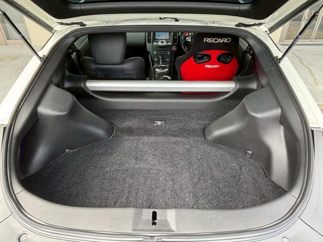フェアレディＺ 　１オナ　ブリッツ車高調　Ｄ席ＲＥＣＡＲＯシート　後期型ヘッドライト　純正ナビ　ドラレコ　ＥＴＣ　純正１９インチＡＷ　ハーフレザーシート（22枚目）