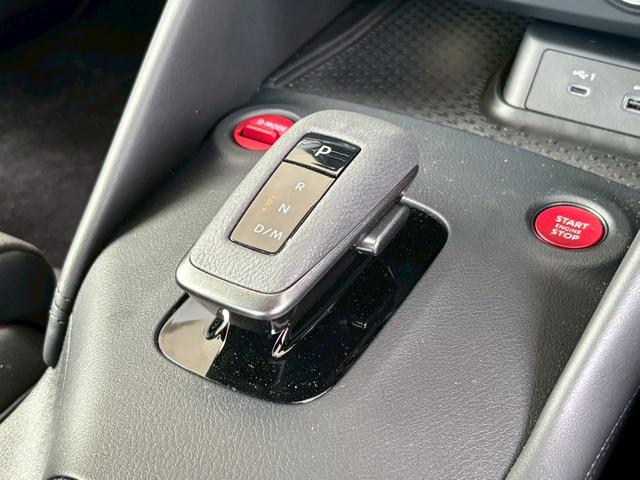 フェアレディZ ニスモ MY25 1オナ RECAROシート ドラレコ前後 ETC2.0  BOSEサウンド NISMOエアロ  純正ナビ 純正レイズ製19型AW  バックビュー パドルシフト フルセグ 衝突軽減 踏み間違い(10枚目)