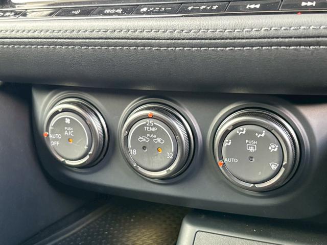 フェアレディＺ ニスモ　ＭＹ２５　ＲＥＣＡＲＯシート　ドラレコ前後　ＥＴＣ２．０　　ＢＯＳＥサウンド　ＯＰセキュリティ　ＮＩＳＭＯエアロ　　純正ナビ　純正レイズ製１９型ＡＷ　　バックビュー　パドルシフト　フルセグ　衝突軽減（10枚目）