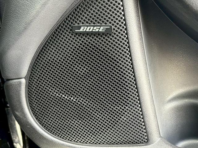 フェアレディＺ ニスモ　ＭＹ２５　ＲＥＣＡＲＯシート　ドラレコ前後　ＥＴＣ２．０　　ＢＯＳＥサウンド　ＯＰセキュリティ　ＮＩＳＭＯエアロ　　純正ナビ　純正レイズ製１９型ＡＷ　　バックビュー　パドルシフト　フルセグ　衝突軽減（12枚目）