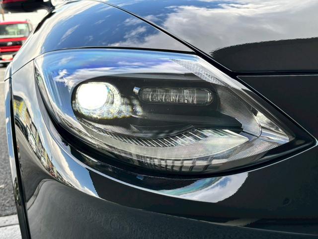 フェアレディＺ ニスモ　ＭＹ２５　ＲＥＣＡＲＯシート　ドラレコ前後　ＥＴＣ２．０　　ＢＯＳＥサウンド　ＯＰセキュリティ　ＮＩＳＭＯエアロ　　純正ナビ　純正レイズ製１９型ＡＷ　　バックビュー　パドルシフト　フルセグ　衝突軽減（22枚目）