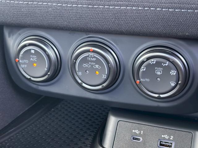 フェアレディＺ バージョンＳ　６速ＭＴ　ＮＣナビ　ドラレコ　ＧＰＳレーダ　フルセグＴＶ　レイズ製１９インチ純正ＡＷ　バックカメラ　ＬＥＤヘッドライト　踏み間違い防止　ＥＴＣ２．０　フルセグＴＶ（8枚目）