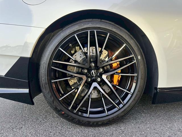 ＧＴ－Ｒ プレミアムエディション　ＭＹ２５　最終モデル　室内展示　ＯＰ本革シートファッショナブルインテリア　ＢＯＳＥサウンド　ＳＲＳサイドカーテンエアバック　プライバシーガラス　純正ナビフルセグＴＶ　フジツボ製チタン合金製マフラ（23枚目）