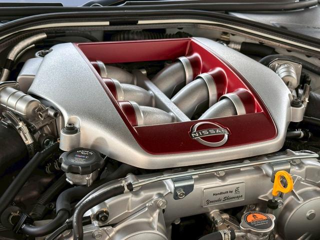 ＧＴ－Ｒ プレミアムエディション　ＭＹ２５　最終モデル　室内展示　ＯＰ本革シートファッショナブルインテリア　ＢＯＳＥサウンド　ＳＲＳサイドカーテンエアバック　プライバシーガラス　純正ナビフルセグＴＶ　フジツボ製チタン合金製マフラ（25枚目）
