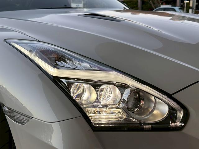 ＧＴ－Ｒ プレミアムエディション　ＭＹ２５　最終モデル　室内展示　ＯＰ本革シートファッショナブルインテリア　ＢＯＳＥサウンド　ＳＲＳサイドカーテンエアバック　プライバシーガラス　純正ナビフルセグＴＶ　フジツボ製チタン合金製マフラ（26枚目）