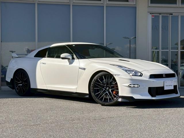ＧＴ－Ｒ プレミアムエディション　ＭＹ２５　最終モデル　室内展示　ＯＰ本革シートファッショナブルインテリア　ＢＯＳＥサウンド　ＳＲＳサイドカーテンエアバック　プライバシーガラス　純正ナビフルセグＴＶ　フジツボ製チタン合金製マフラ（29枚目）