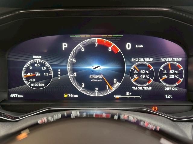 フェアレディＺ バージョンＳＴ　ＭＹ２５　９速ＡＴ　ＮＩＳＭＯマフラ　ドラレコ前後　ＯＰセキュリティ　キッキングプレート　トノカバー　ＢＯＳＥサウンド　１９インチＡＷ　シートヒータ　パワーシート　ＮＣナビ　フルセグＴＶ　バックカメラ（15枚目）