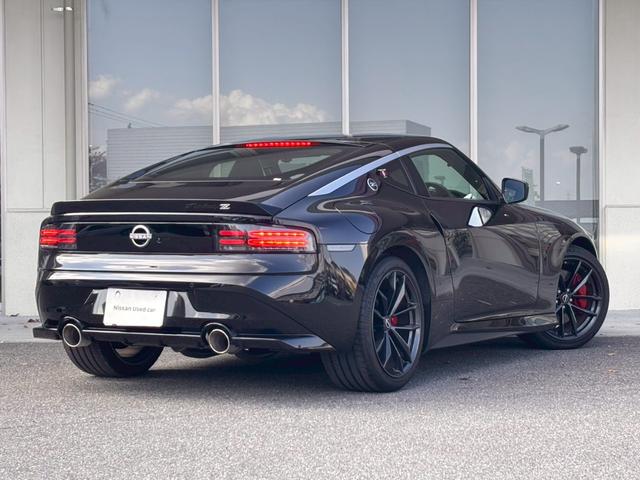 フェアレディＺ バージョンＳＴ　ＭＹ２４　９速ＡＴ　ＮＩＳＭＯマフラ　ドラレコ前後　ＯＰセキュリティ　キッキングプレート　トノカバー　ラゲッジカーペット　ＢＯＳＥサウンド　１９インチＡＷ　シートヒータ　パワーシート　ナビ　Ｂカメラ（2枚目）