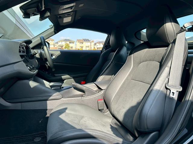 フェアレディＺ バージョンＳＴ　ＭＹ２４　９速ＡＴ　ＮＩＳＭＯマフラ　ドラレコ前後　ＯＰセキュリティ　キッキングプレート　トノカバー　ラゲッジカーペット　ＢＯＳＥサウンド　１９インチＡＷ　シートヒータ　パワーシート　ナビ　Ｂカメラ（24枚目）