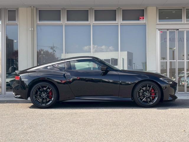 フェアレディＺ バージョンＳＴ　ＭＹ２４　９速ＡＴ　ＮＩＳＭＯマフラ　ドラレコ前後　ＯＰセキュリティ　キッキングプレート　トノカバー　ラゲッジカーペット　ＢＯＳＥサウンド　１９インチＡＷ　シートヒータ　パワーシート　ナビ　Ｂカメラ（37枚目）