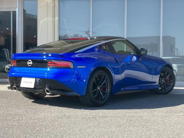 フェアレディＺ バージョンＳＴ　９速ＡＴ　ＮＣナビ　フルセグＴＶ　ＢＯＳＥサウンド　シートヒータ　パワーシート　レイズ製１９インチ純正ＡＷ　バックカメラ　ＬＥＤヘッドライト　踏み間違い防止　ＥＴＣ２．０　パドルシフト（2枚目）