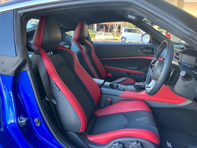 フェアレディＺ バージョンＳＴ　９速ＡＴ　ＮＣナビ　フルセグＴＶ　ＢＯＳＥサウンド　シートヒータ　パワーシート　レイズ製１９インチ純正ＡＷ　バックカメラ　ＬＥＤヘッドライト　踏み間違い防止　ＥＴＣ２．０　パドルシフト（20枚目）