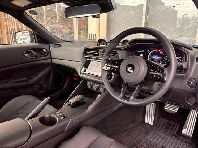 ���L�̊�т��邽�тɖ����������߂�㎿�ȓ����f�U�C������������Y�킹�܂��B