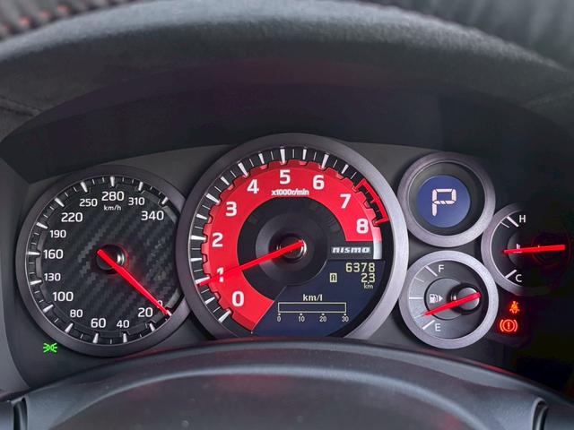 ＧＴ－Ｒ ニスモ　後期型　室内展示　ＮＩＳＭＯスポリセ　専用レカロシート　フジツボ製チタンマフラ　ＢＯＳＥサウンド　サッチャム盗難防止　アドバンネオバタイヤ　ＬＥＤヘッドライト　ＮＩＳＭＯフロアマット　カーボンウィング（8枚目）