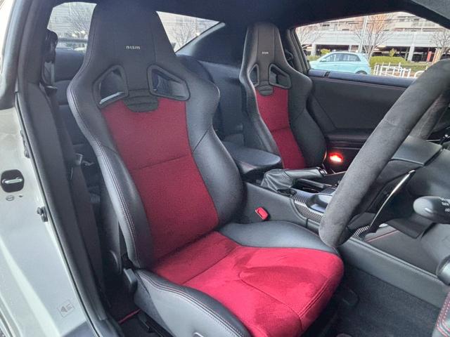 ＧＴ－Ｒ ニスモ　後期型　室内展示　ＮＩＳＭＯスポリセ　専用レカロシート　フジツボ製チタンマフラ　ＢＯＳＥサウンド　サッチャム盗難防止　アドバンネオバタイヤ　ＬＥＤヘッドライト　ＮＩＳＭＯフロアマット　カーボンウィング（21枚目）