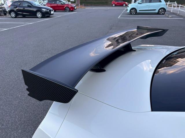 ＧＴ－Ｒ ニスモ　後期型　室内展示　ＮＩＳＭＯスポリセ　専用レカロシート　フジツボ製チタンマフラ　ＢＯＳＥサウンド　サッチャム盗難防止　アドバンネオバタイヤ　ＬＥＤヘッドライト　ＮＩＳＭＯフロアマット　カーボンウィング（25枚目）