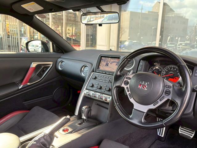 ���L�̊�т��邽�тɖ����������߂�㎿�ȓ����f�U�C������������Y�킹�܂��B