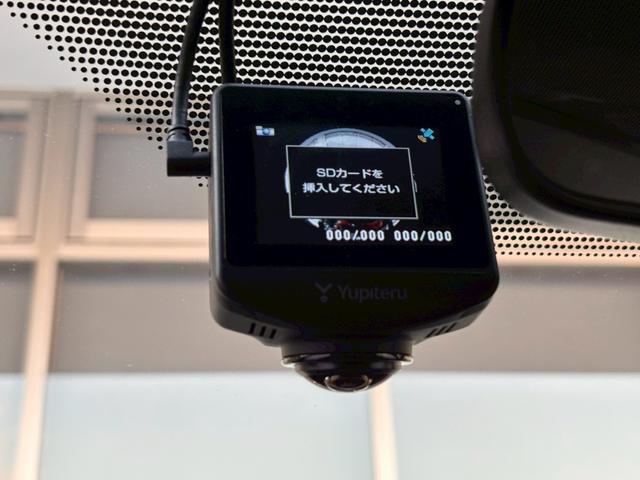 ���̂₠����^�]�Ȃǂ̍ۂɏ󋵂��L�^����h���C�u���R�[�_�[���t���Ă��܂��B