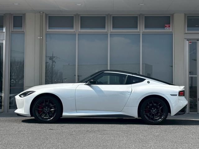 ���X�̓�������̂��q�l�����Ƀ��C�u���k���s���Ă���܂��B���Ј�x���d�b���������B