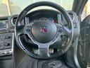 本革ステアリングハンドル。デザインもスポーティーです。