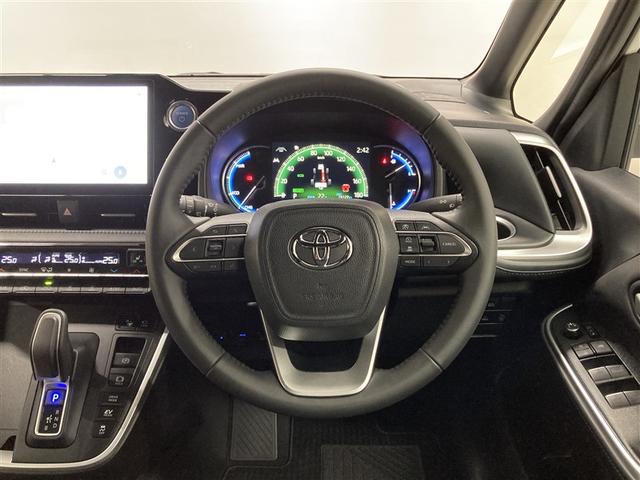 ヴォクシー ハイブリッドS-Z DVD再生 ミュージックプレイヤー接続可 後席モニター バックカメラ 衝突被害軽減システム ETC 両側電動スライド LEDヘッドランプ 乗車定員7人 3列シート ワンオーナー(12枚目)