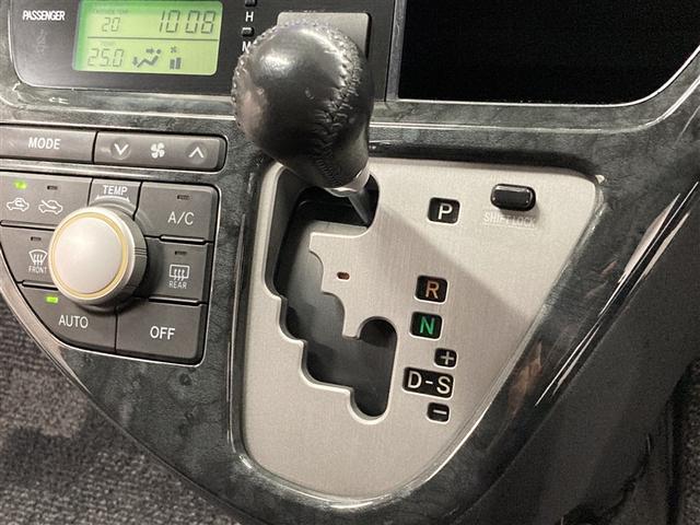 ウィッシュ Ｘリミテッド　ワンセグ　メモリーナビ　ＥＴＣ　ＨＩＤヘッドライト　ウオークスルー　乗車定員７人　３列シート（17枚目）