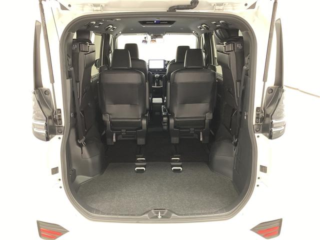 ヴォクシー Ｓ－Ｚ　ＤＶＤ再生　ミュージックプレイヤー接続可　後席モニター　バックカメラ　衝突被害軽減システム　ＥＴＣ　両側電動スライド　ＬＥＤヘッドランプ　乗車定員７人　３列シート　ワンオーナー（8枚目）