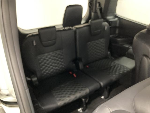 ヴォクシー Ｓ－Ｚ　ＤＶＤ再生　ミュージックプレイヤー接続可　後席モニター　バックカメラ　衝突被害軽減システム　ＥＴＣ　両側電動スライド　ＬＥＤヘッドランプ　乗車定員７人　３列シート　ワンオーナー（12枚目）