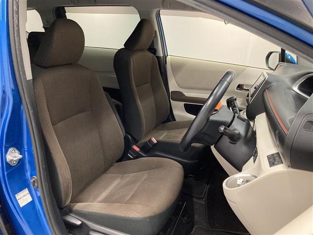 シエンタ Ｇ　フルセグ　メモリーナビ　ＤＶＤ再生　ミュージックプレイヤー接続可　バックカメラ　衝突被害軽減システム　ＥＴＣ　両側電動スライド　ウオークスルー　乗車定員７人　３列シート　ワンオーナー（11枚目）