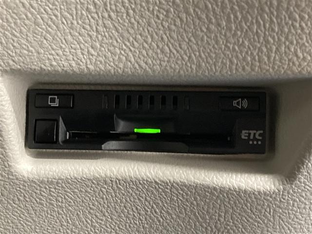 シエンタ Ｇ　フルセグ　メモリーナビ　ＤＶＤ再生　ミュージックプレイヤー接続可　バックカメラ　衝突被害軽減システム　ＥＴＣ　両側電動スライド　ウオークスルー　乗車定員７人　３列シート　ワンオーナー（22枚目）